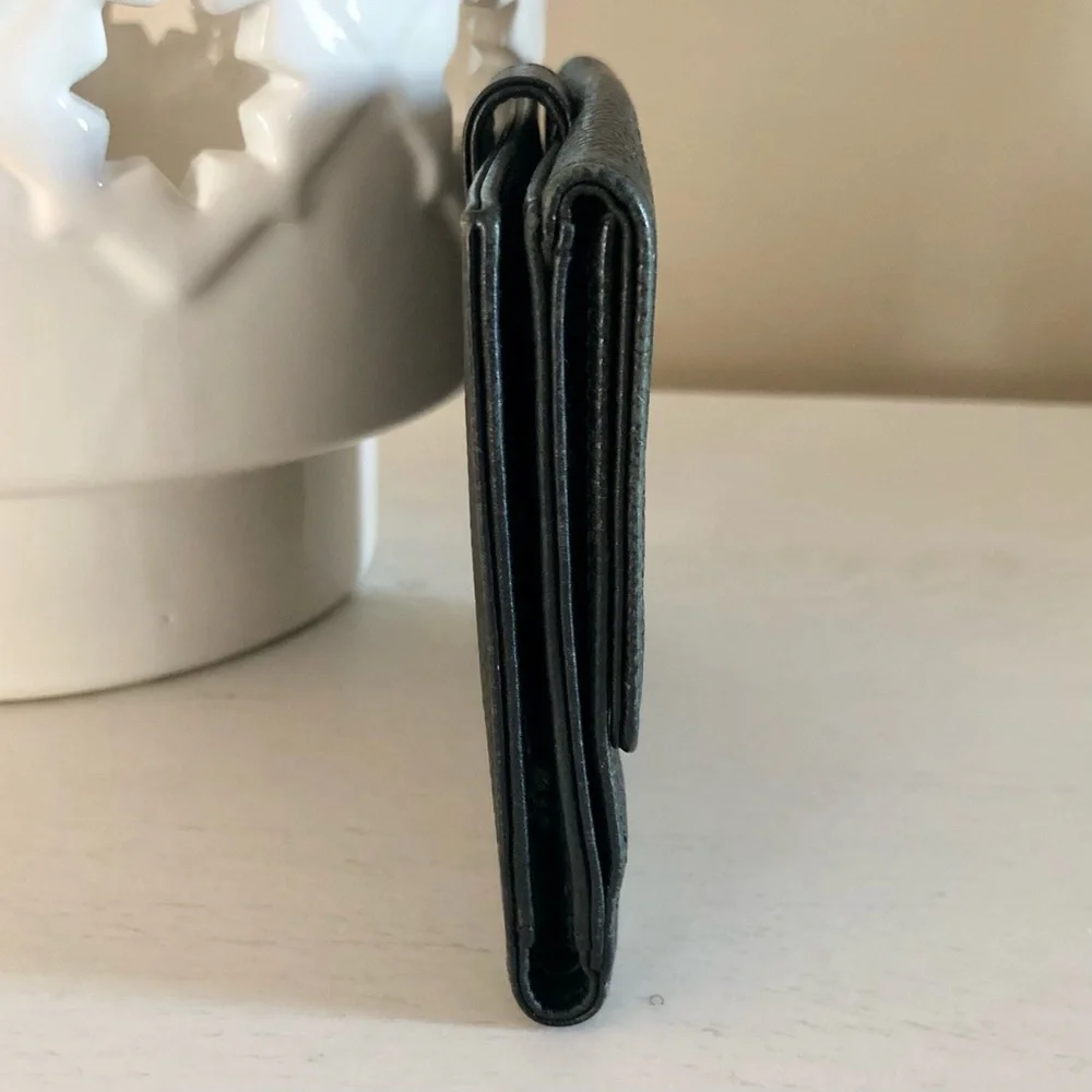 Chanel Timeless Flap Vintage Wallet in Black Caviar Leather - Picture 3 of 13